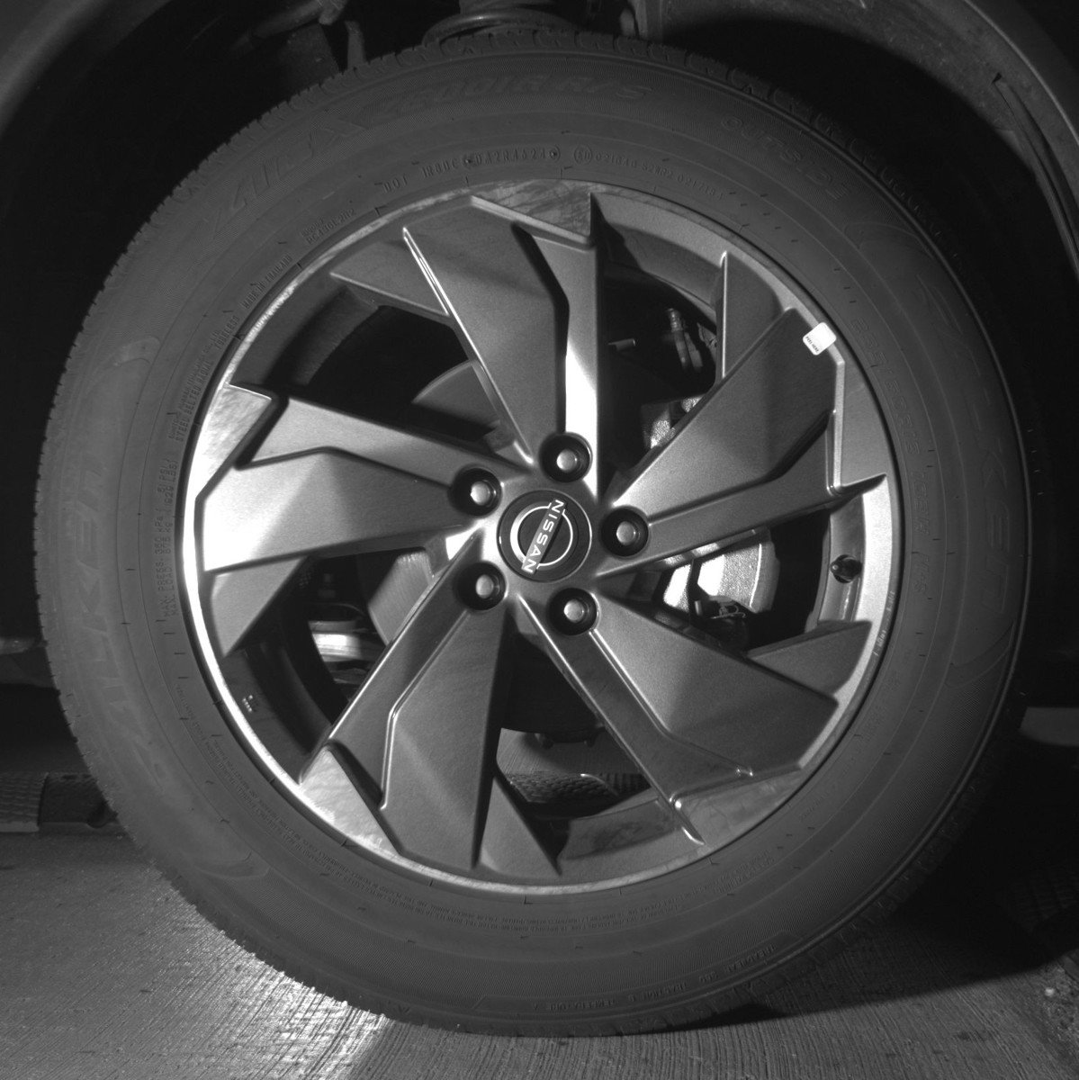 Used 2025 Nissan Rogue SV FWD image 13