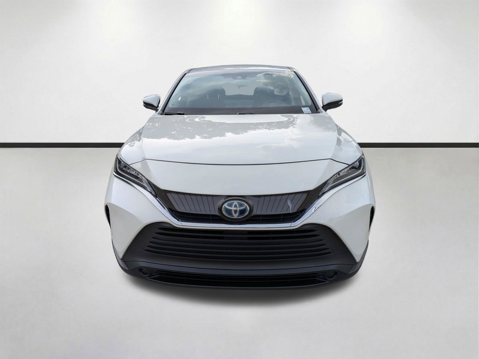 Used 2022 Toyota Venza LE AWD/4WD image 9
