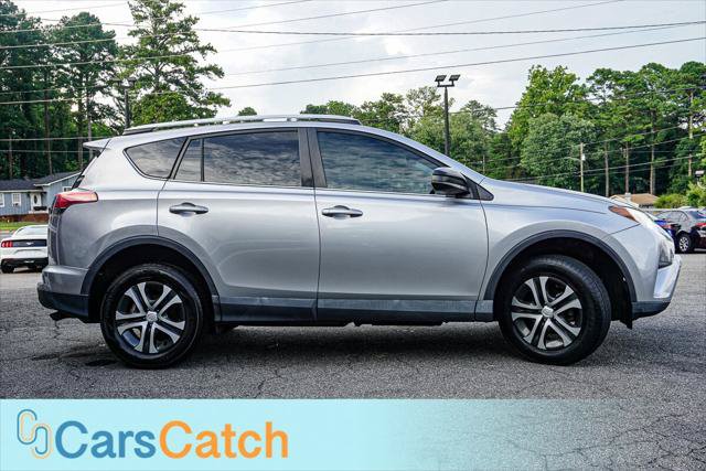Used 2016 Toyota RAV4 LE FWD image 4