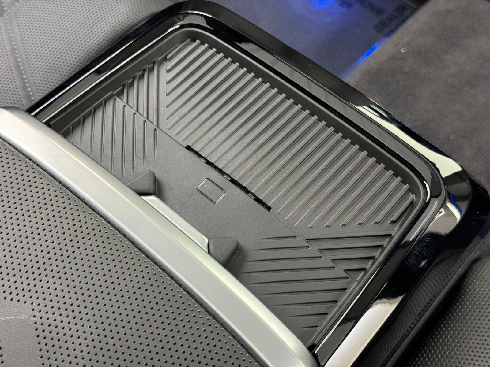 Used 2023 BMW i7 xDrive60 w/ Executive Package 2 image 39