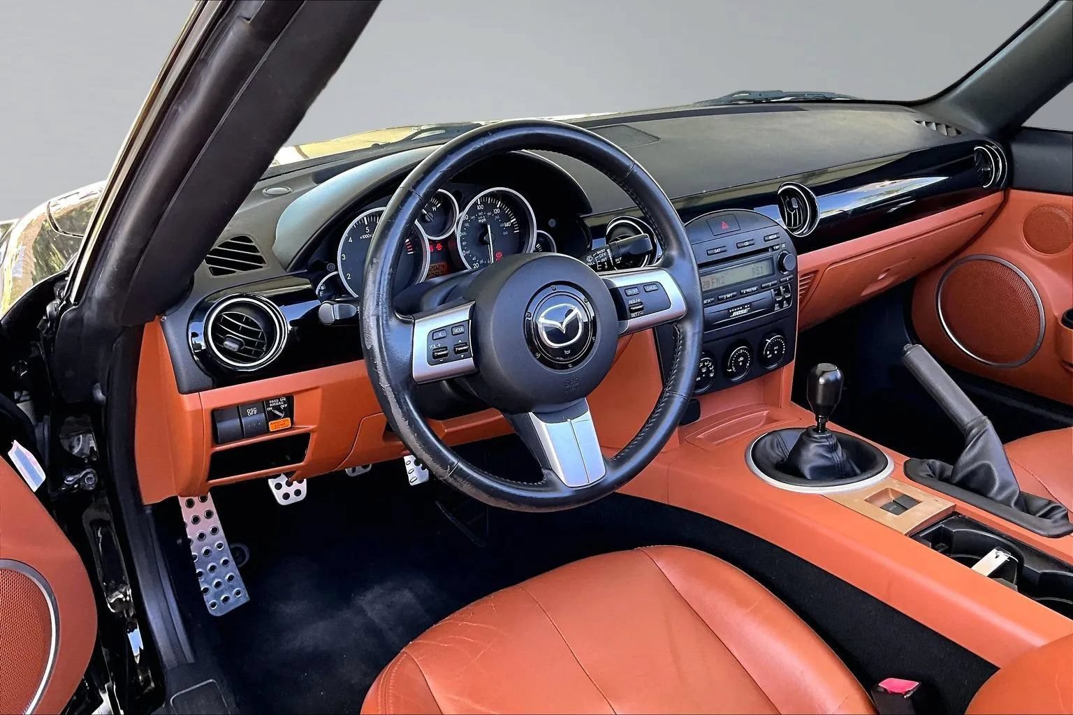 Used 2006 MAZDA MX-5 Miata Grand Touring w/ Premium Pkg RWD image 13