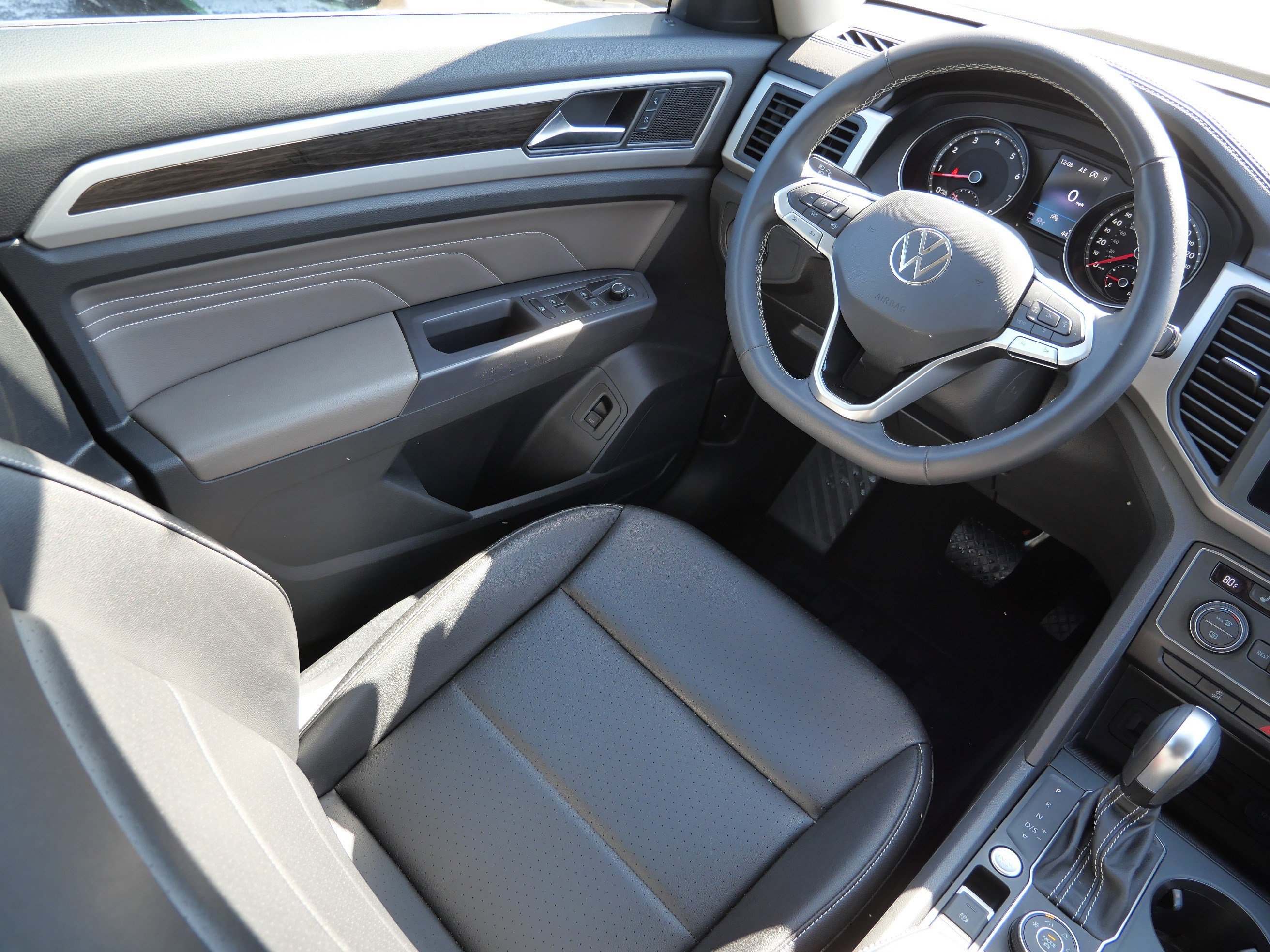 Certified 2021 Volkswagen Atlas SE w/ Towing Package image 9