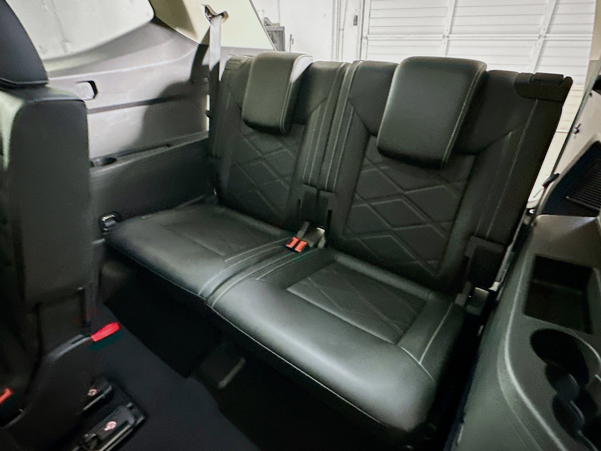 Used 2025 Volkswagen Atlas SE image 30