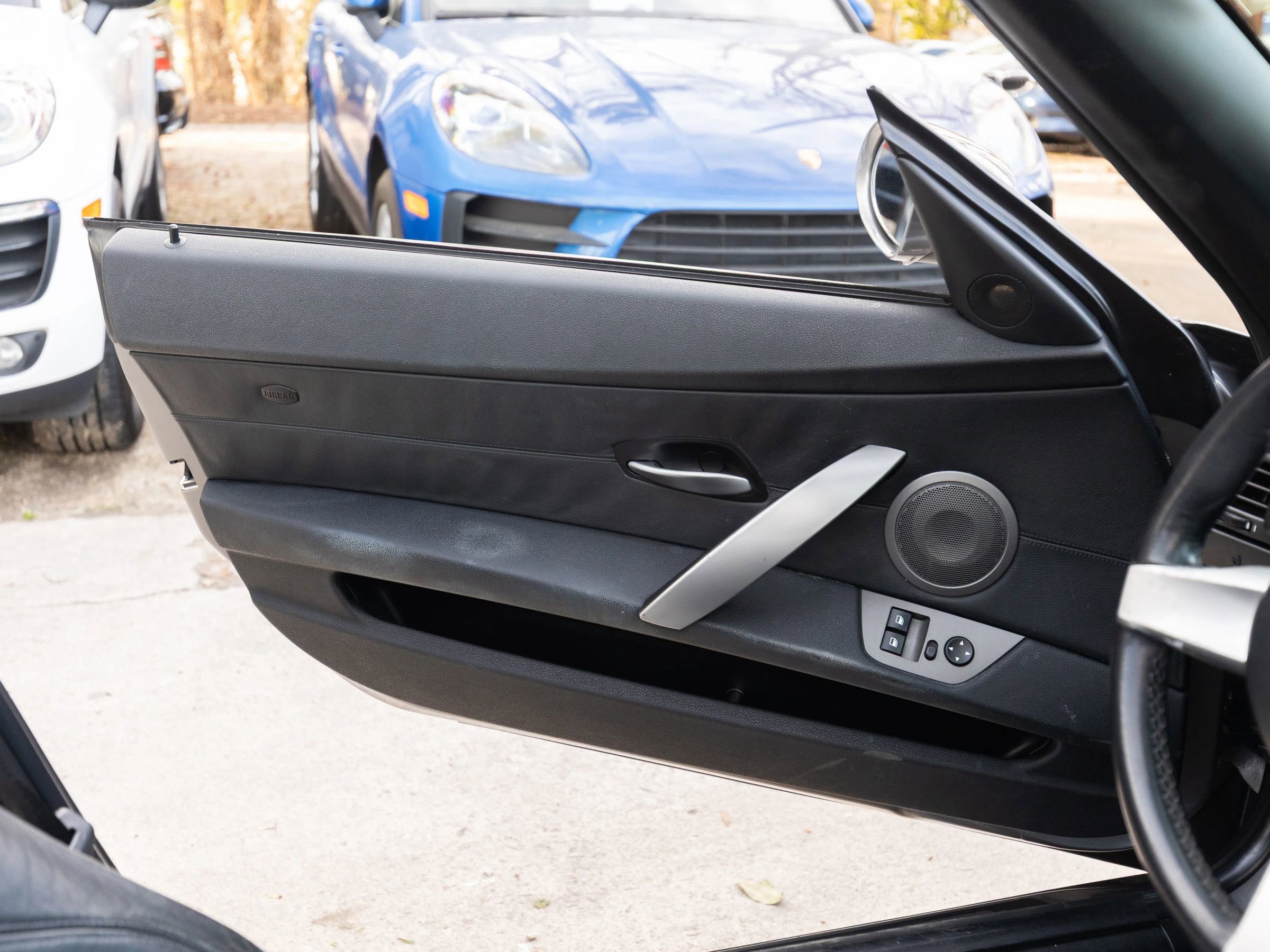 Used 2003 BMW Z4 2.5i image 30