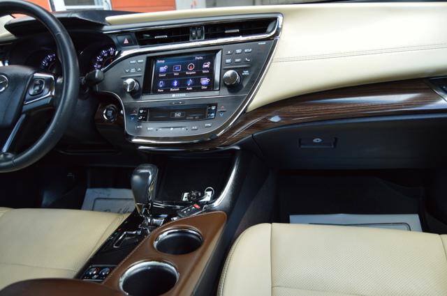 Used 2013 Toyota Avalon Limited FWD image 19
