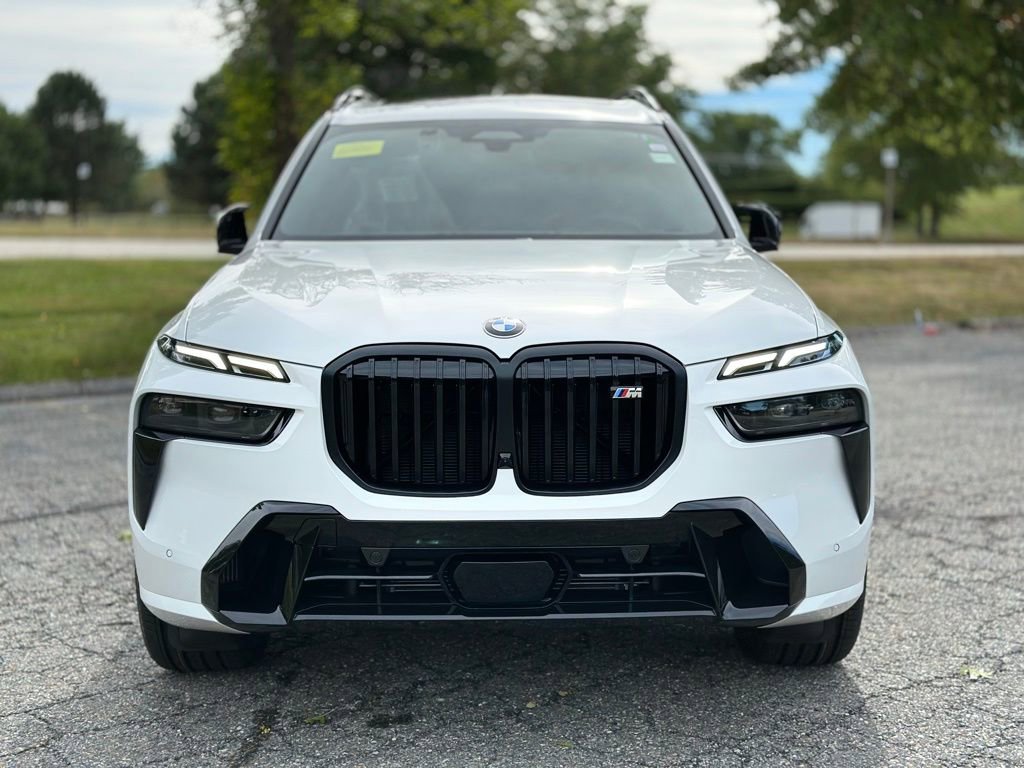 New 2026 BMW X7 M60i image 8