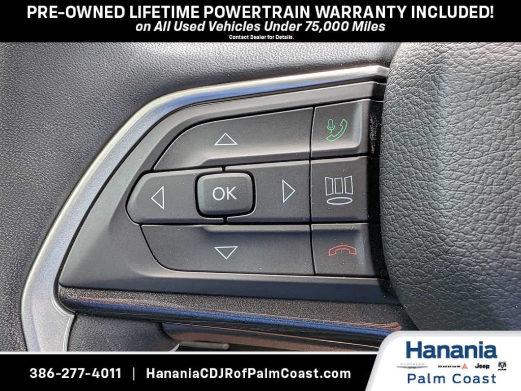 Used 2023 Jeep Grand Cherokee Laredo AWD/4WD image 25
