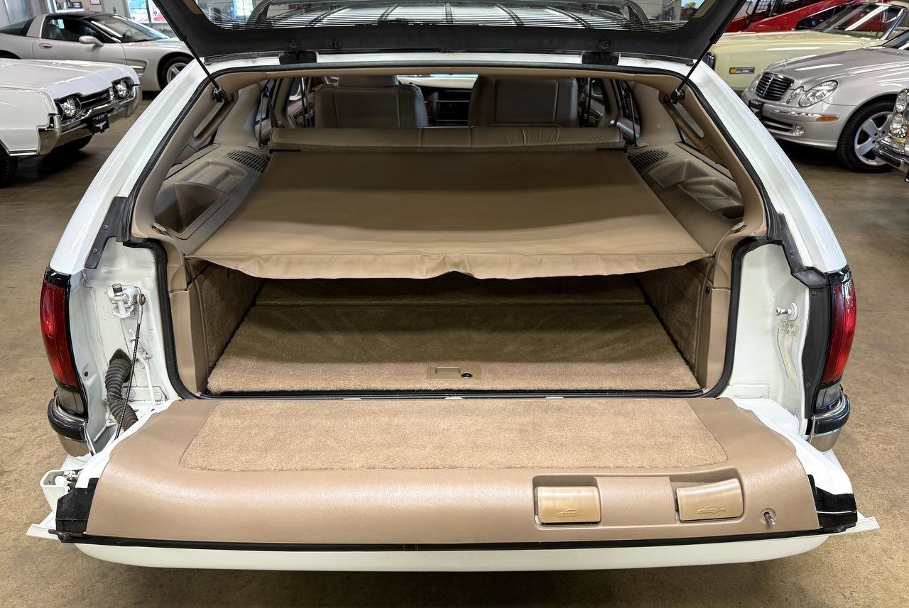 Used 1995 Buick Roadmaster Estate RWD image 45