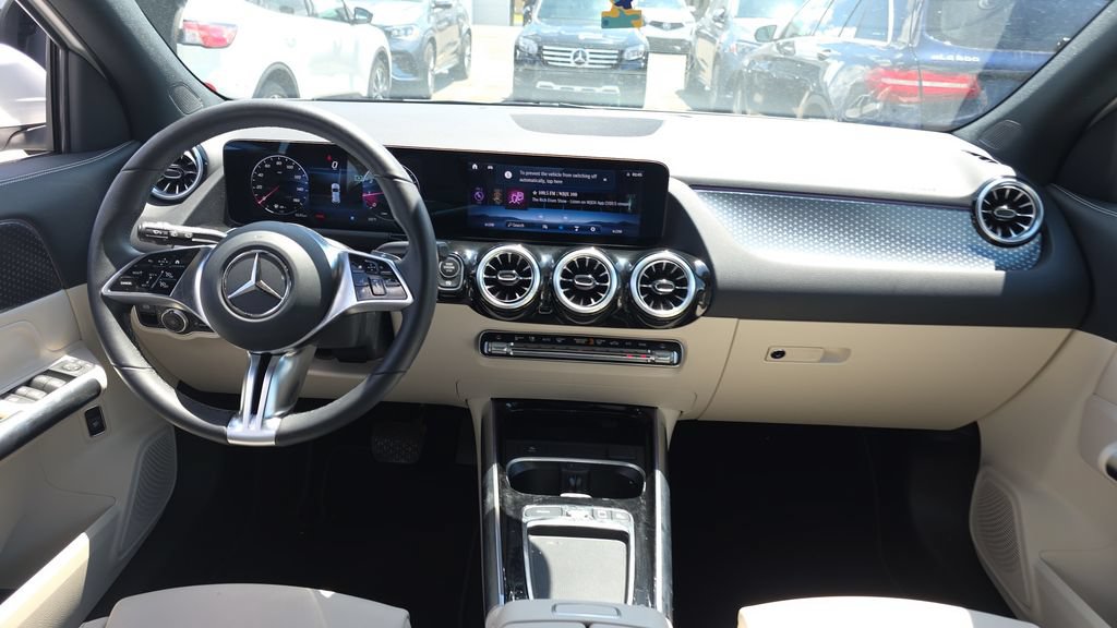 Certified 2025 Mercedes-Benz GLA 250 image 24