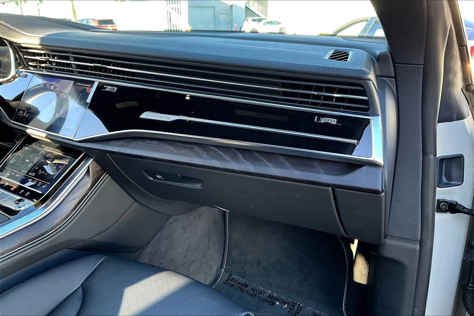 Used 2023 Audi Q8 Prestige w/ Prestige Package image 18