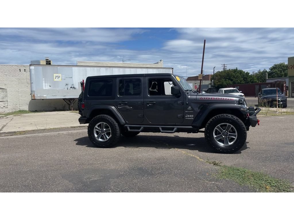 Used 2018 Jeep Wrangler Unlimited Sahara AWD/4WD image 4