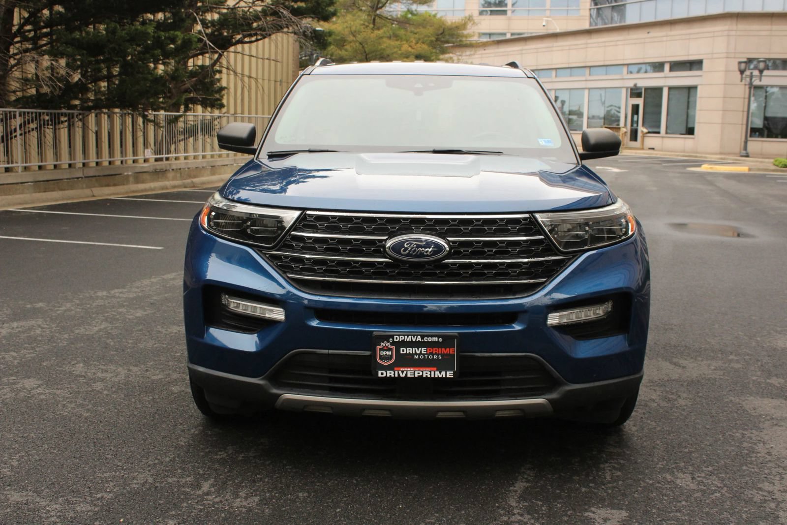 Used 2021 Ford Explorer XLT w/ Equipment Group 202A AWD/4WD image 3