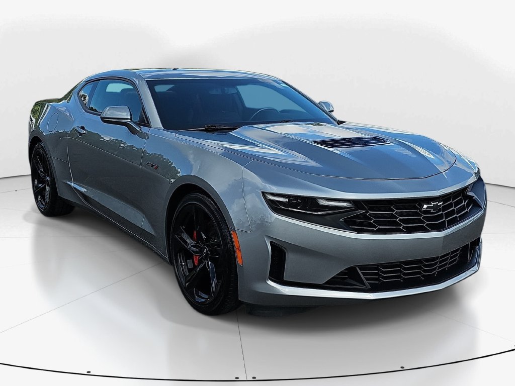 Used 2024 Chevrolet Camaro LT w/ Technology Package RWD image 3