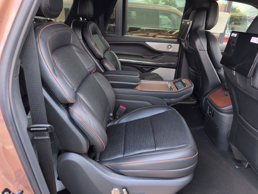 New 2025 Lincoln Navigator L Black Label image 7