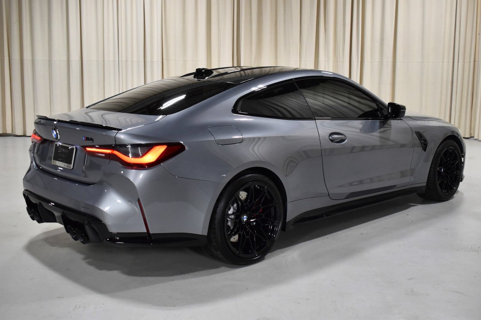 Used 2023 BMW M4 Competition RWD image 5