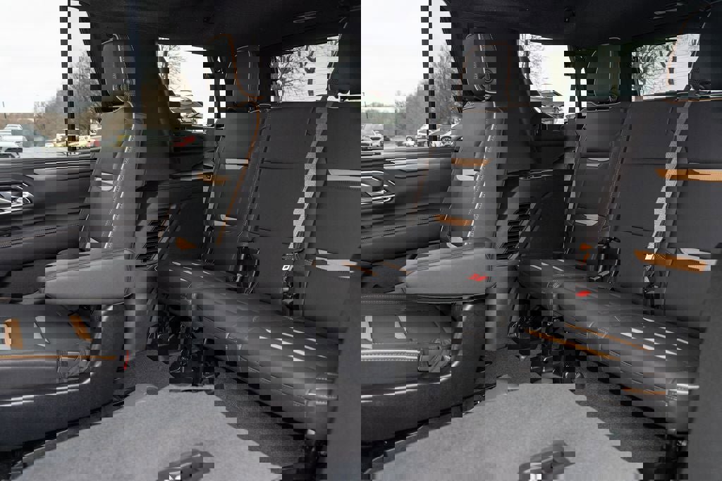 Used 2024 GMC Yukon AT4 w/ AT4 Premium Package image 37