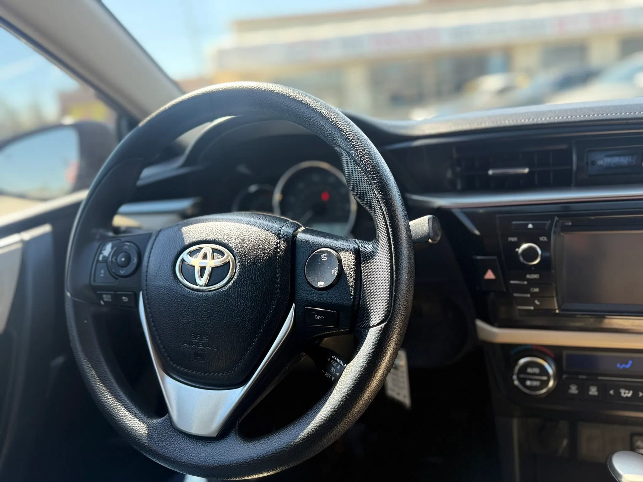 Used 2014 Toyota Corolla LE image 17