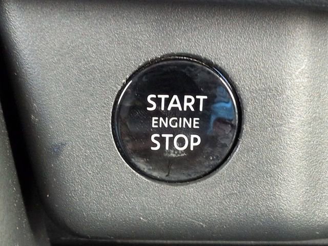 Used 2025 Nissan Rogue SV FWD image 34
