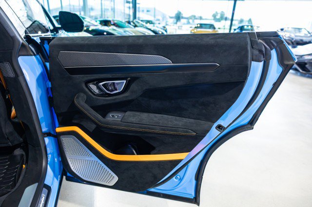 Used 2024 Lamborghini Urus Performante AWD/4WD image 34