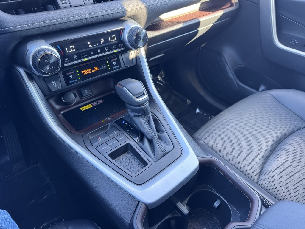 Used 2022 Toyota RAV4 Limited image 31