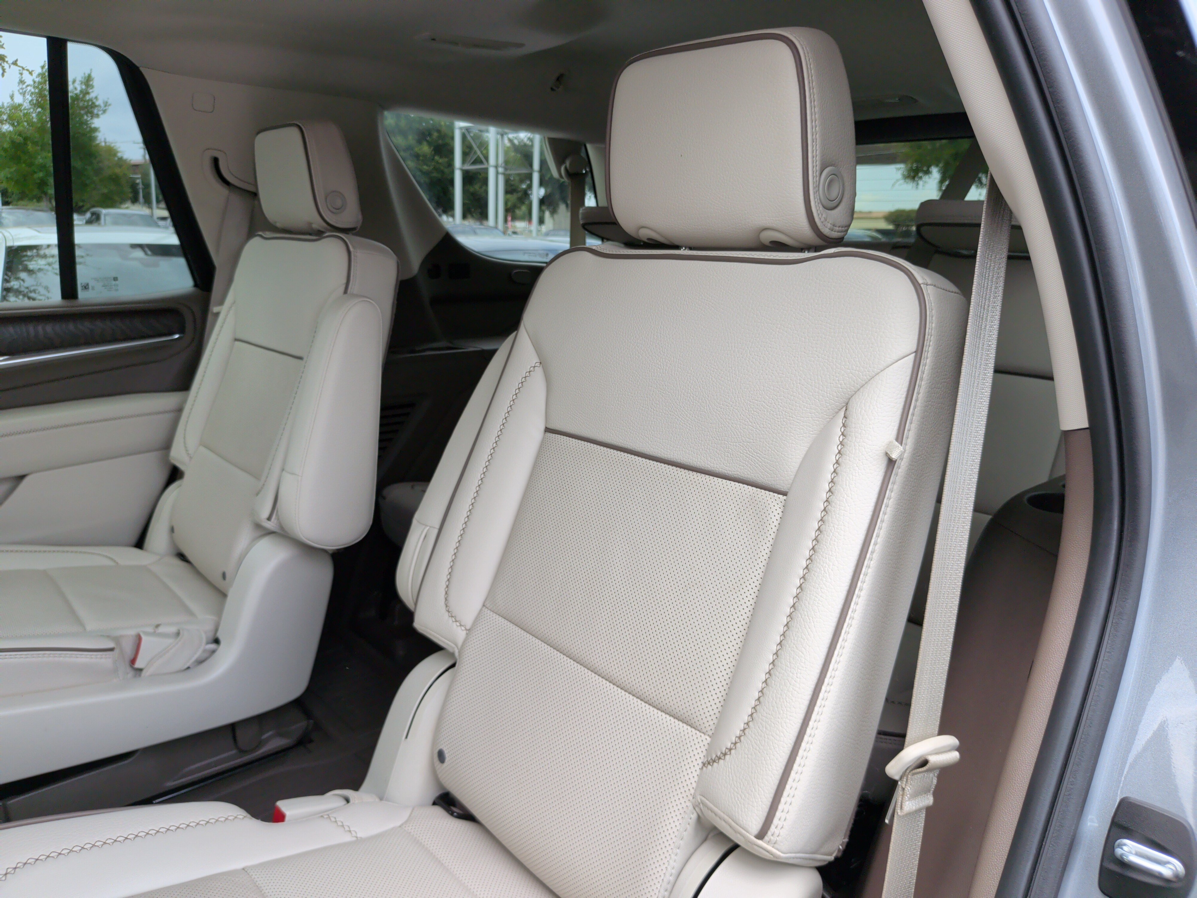 Used 2024 GMC Yukon Denali AWD/4WD image 36