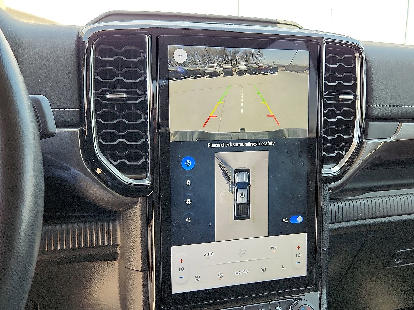 Used 2024 Ford Ranger Lariat w/ Trailer Tow Package image 11