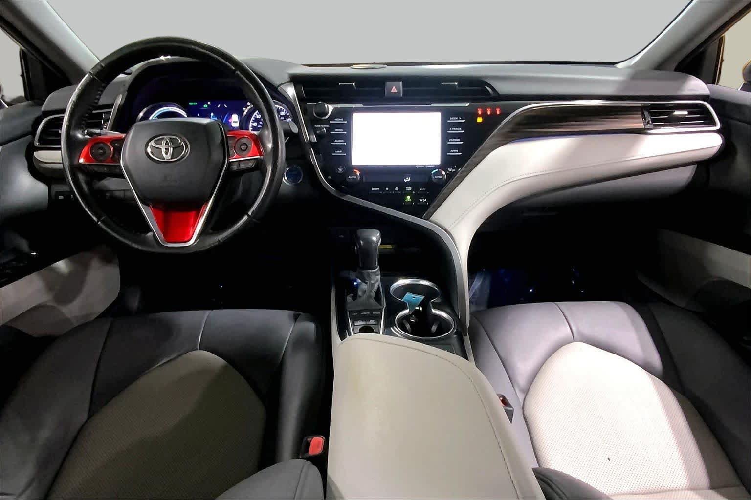 Certified 2020 Toyota Camry XLE FWD image 16