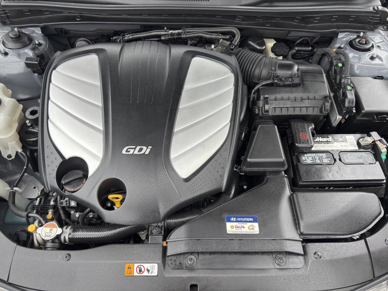 Used 2016 Hyundai Azera FWD image 21