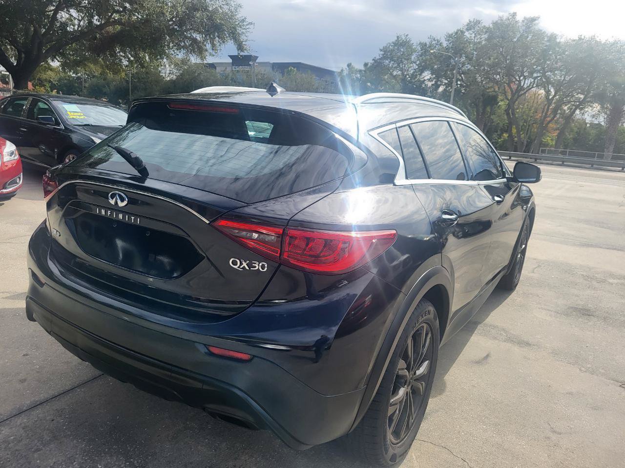 Used 2017 INFINITI QX30 AWD image 88