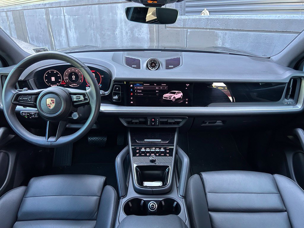 Certified 2025 Porsche Cayenne AWD/4WD image 21