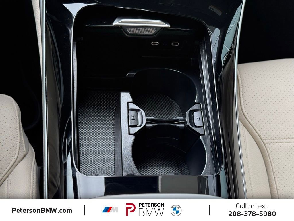 Used 2025 Mercedes-Benz C 300 4MATIC Sedan image 31