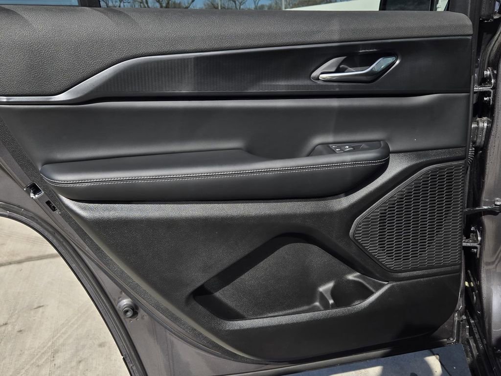 New 2025 Jeep Grand Cherokee L Laredo w/ Luxury Tech Group I image 12