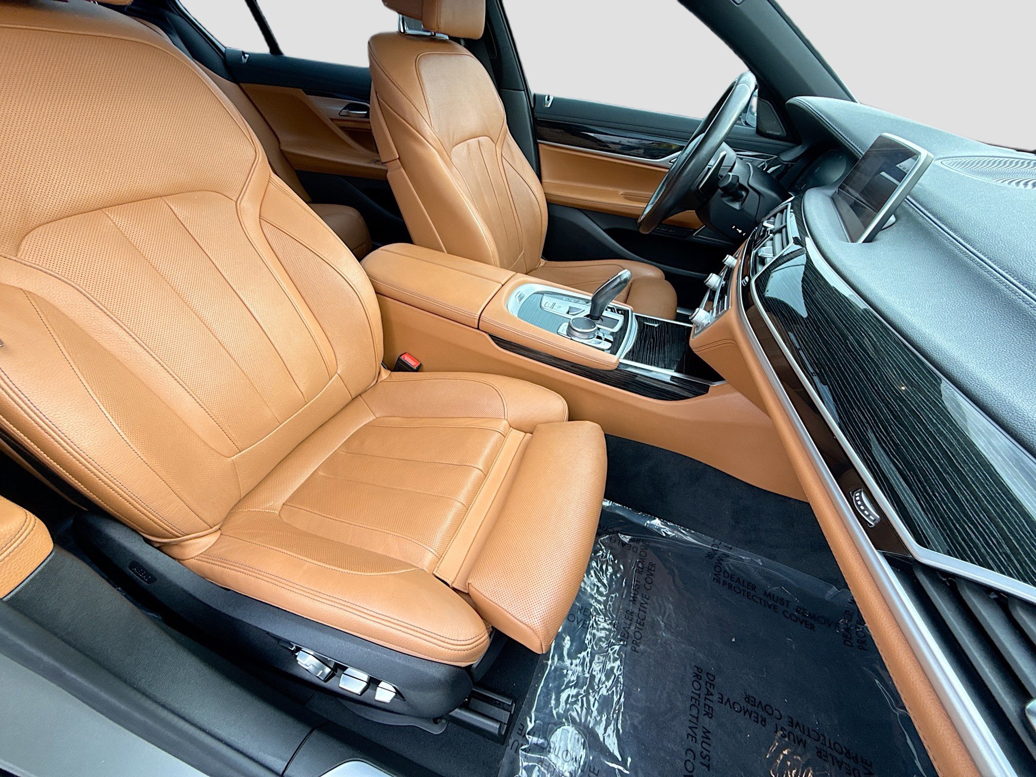 Used 2020 BMW 740i w/ M Sport Package image 15