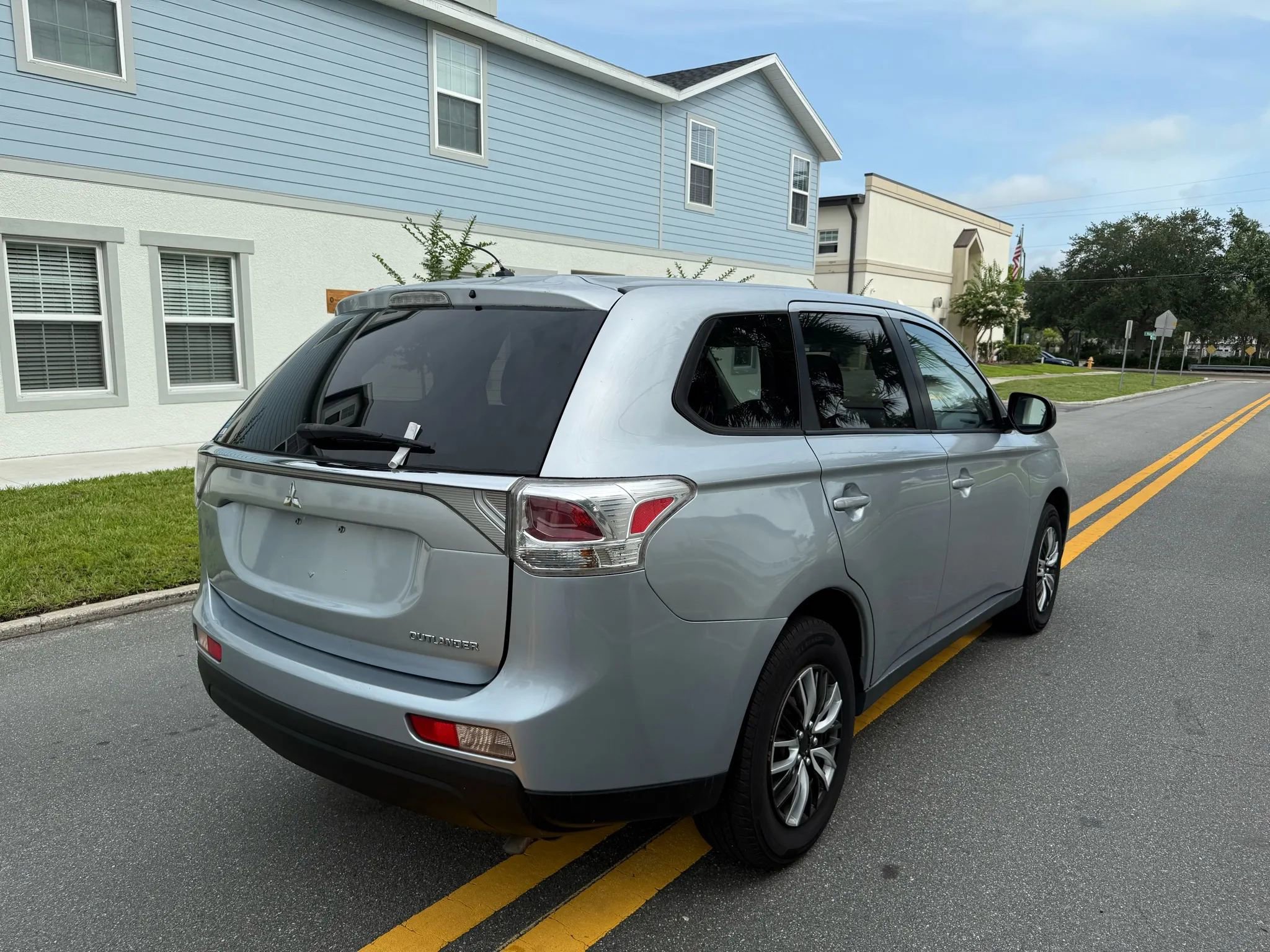 Used 2014 Mitsubishi Outlander ES image 4