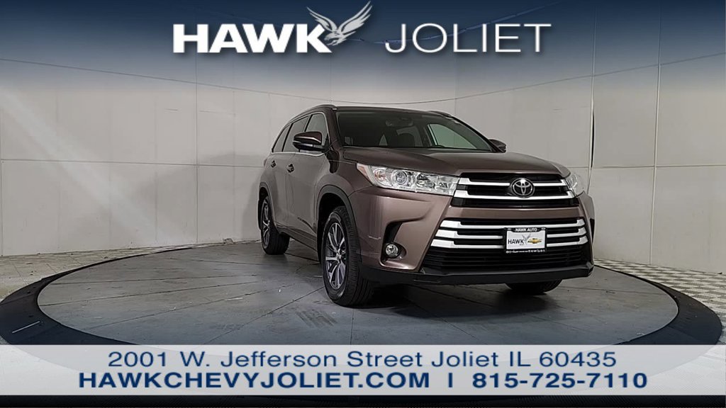 Used 2017 Toyota Highlander XLE AWD/4WD image 2