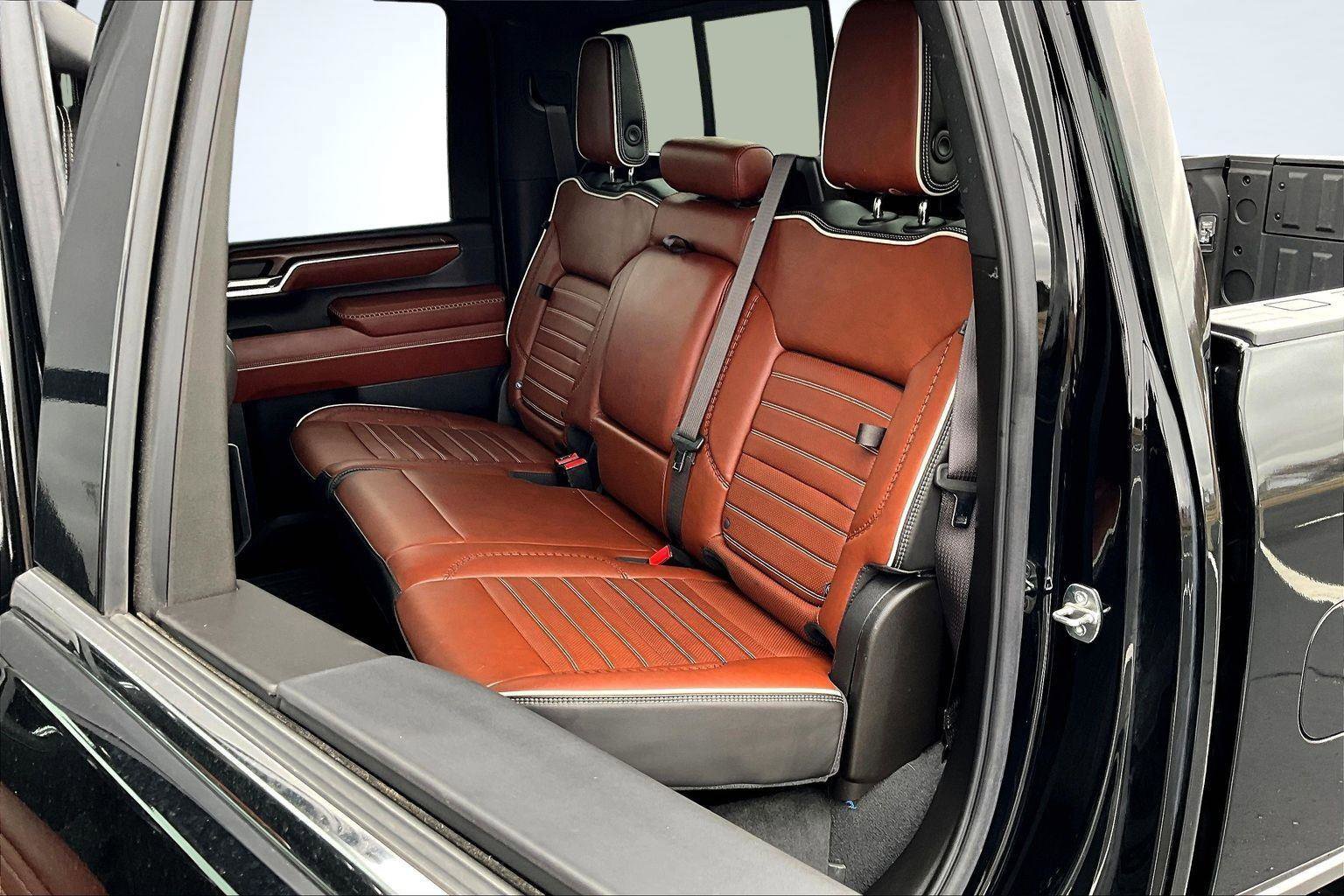 Used 2024 GMC Sierra 2500 Denali Ultimate w/ LPO, GMC Protection Package image 27