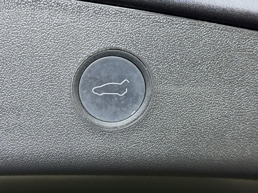Used 2022 Tesla Model 3 Long Range AWD/4WD image 28