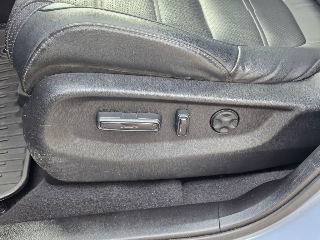 Used 2021 Honda CR-V Touring image 14