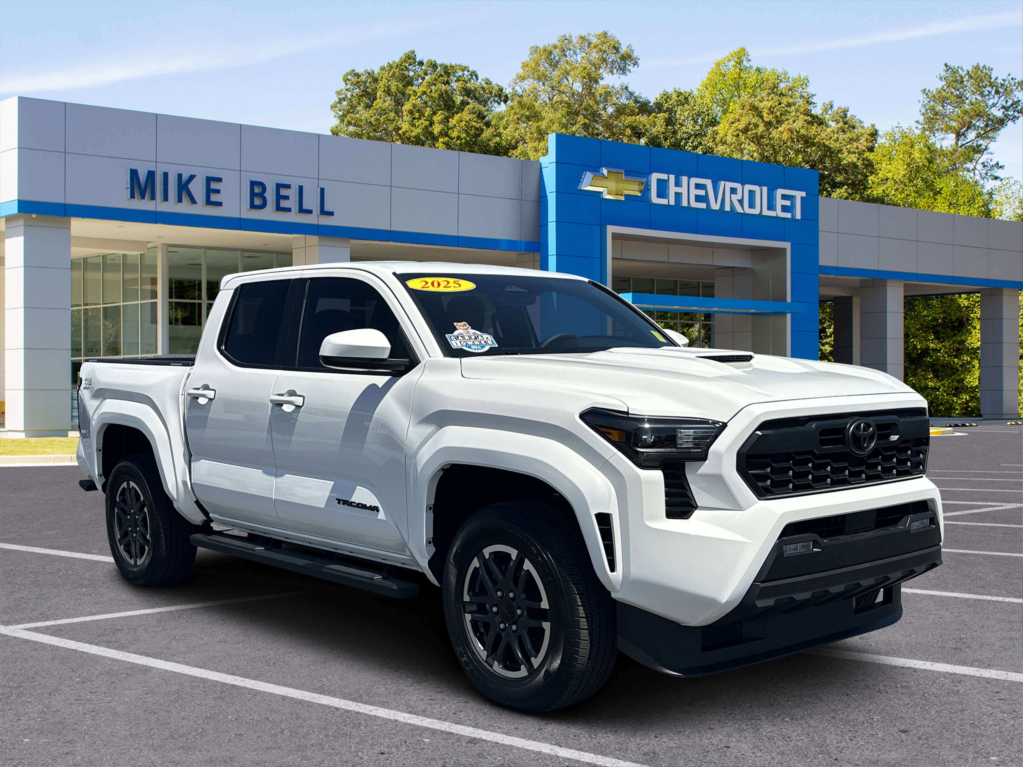 Used 2025 Toyota Tacoma TRD Sport AWD/4WD image 1