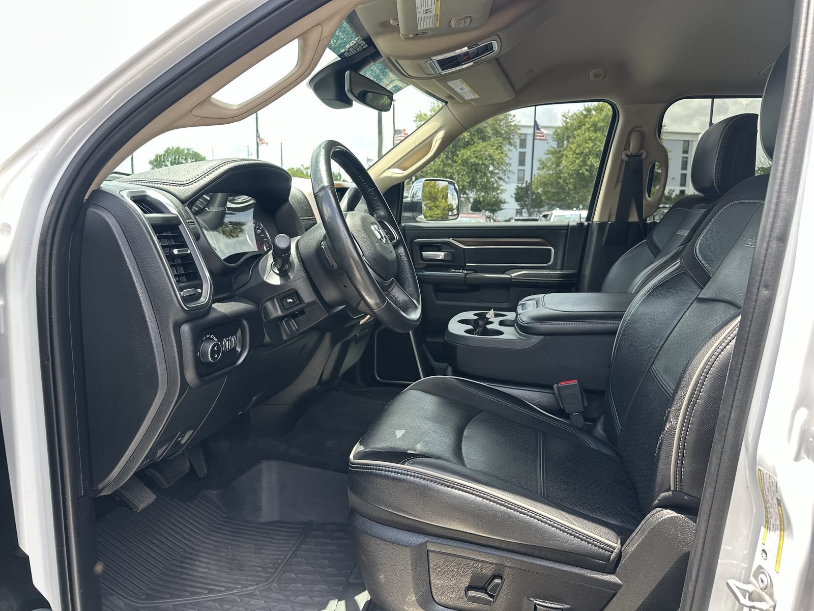 Used 2022 RAM 2500 Laramie AWD/4WD image 16