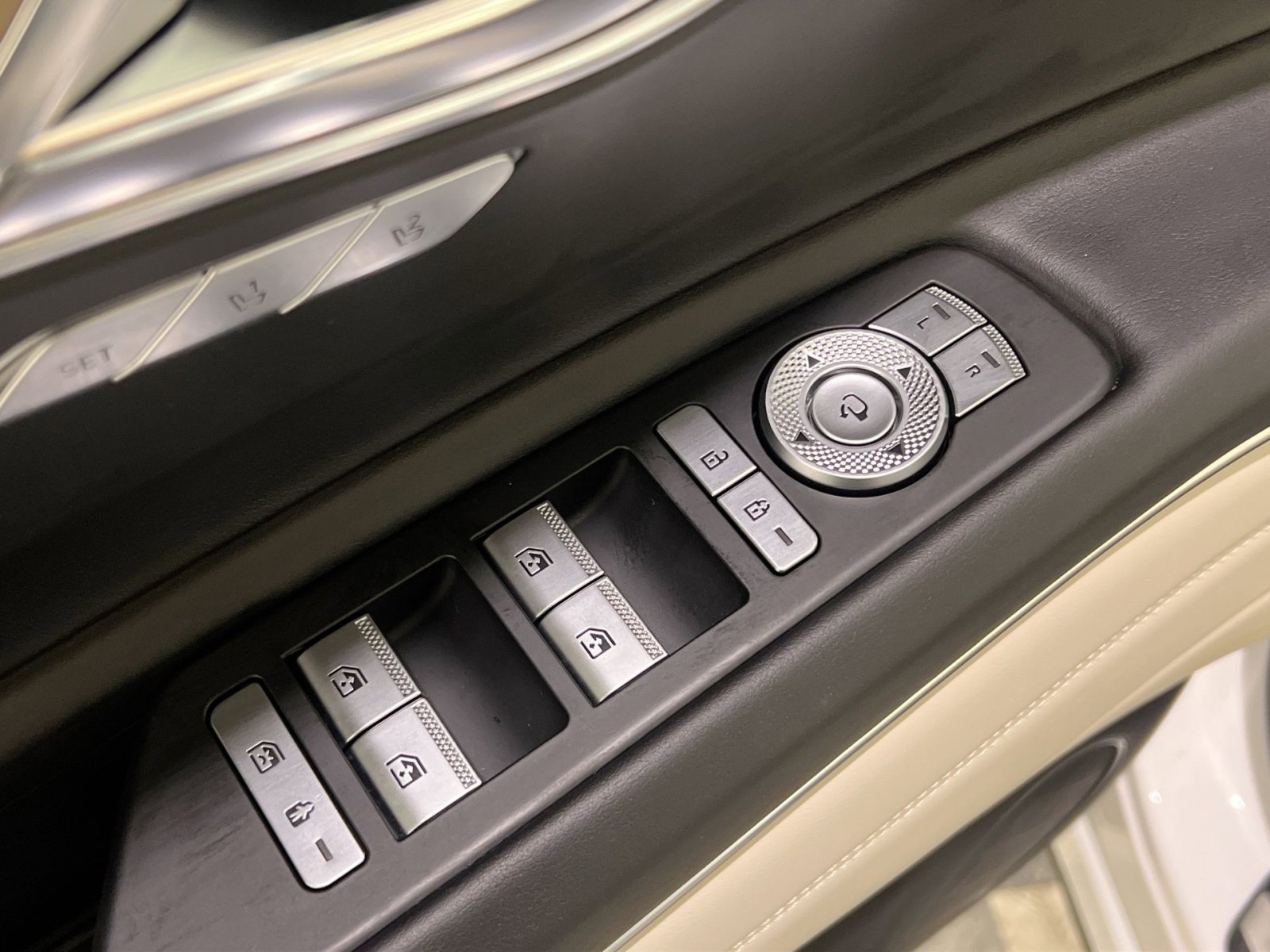 Used 2023 Genesis GV80 3.5T image 32