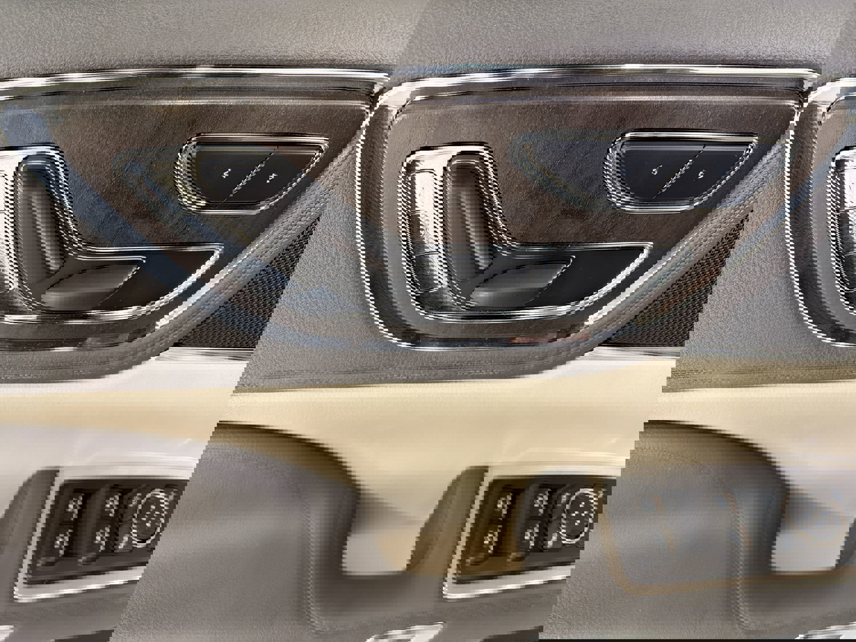 Used 2020 Lincoln Continental w/ Premium Package image 11