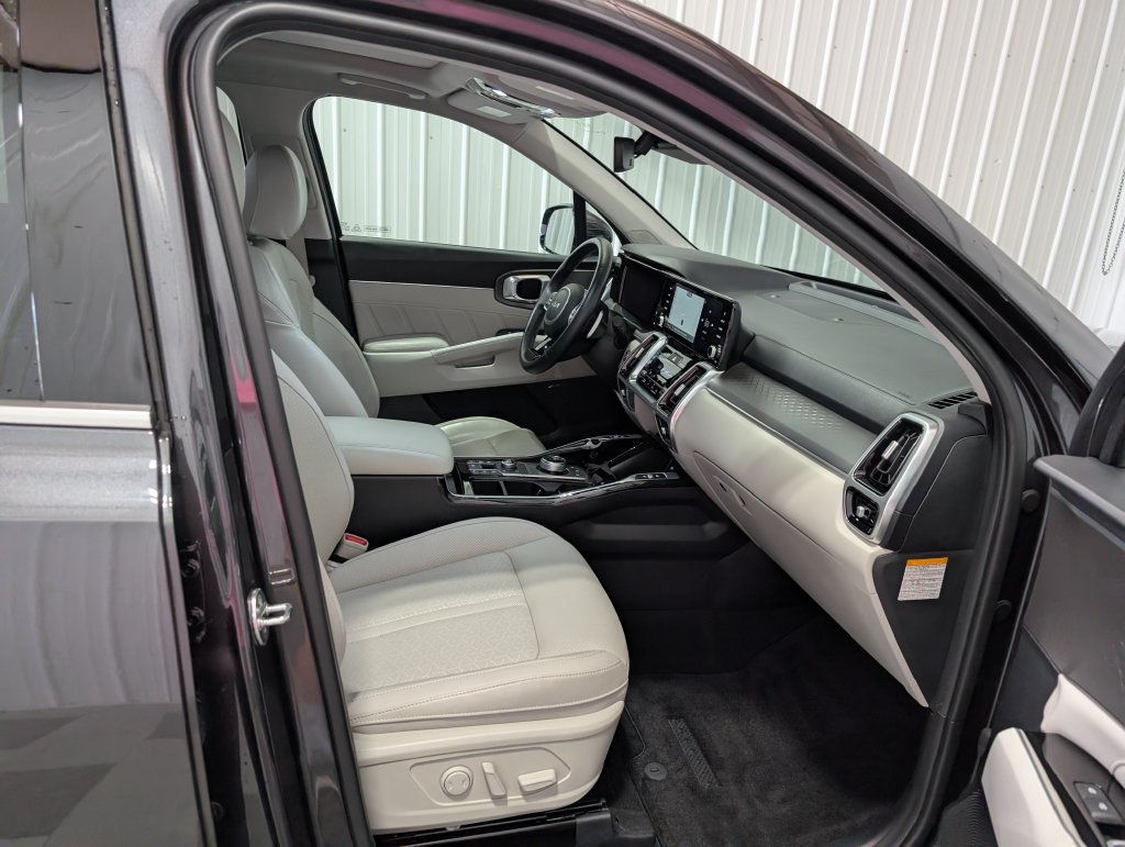 Used 2023 Kia Sorento SX Prestige AWD/4WD image 29