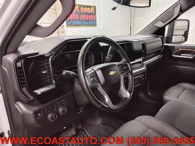 Used 2024 Chevrolet Silverado 3500 LT w/ Convenience Package AWD/4WD image 11