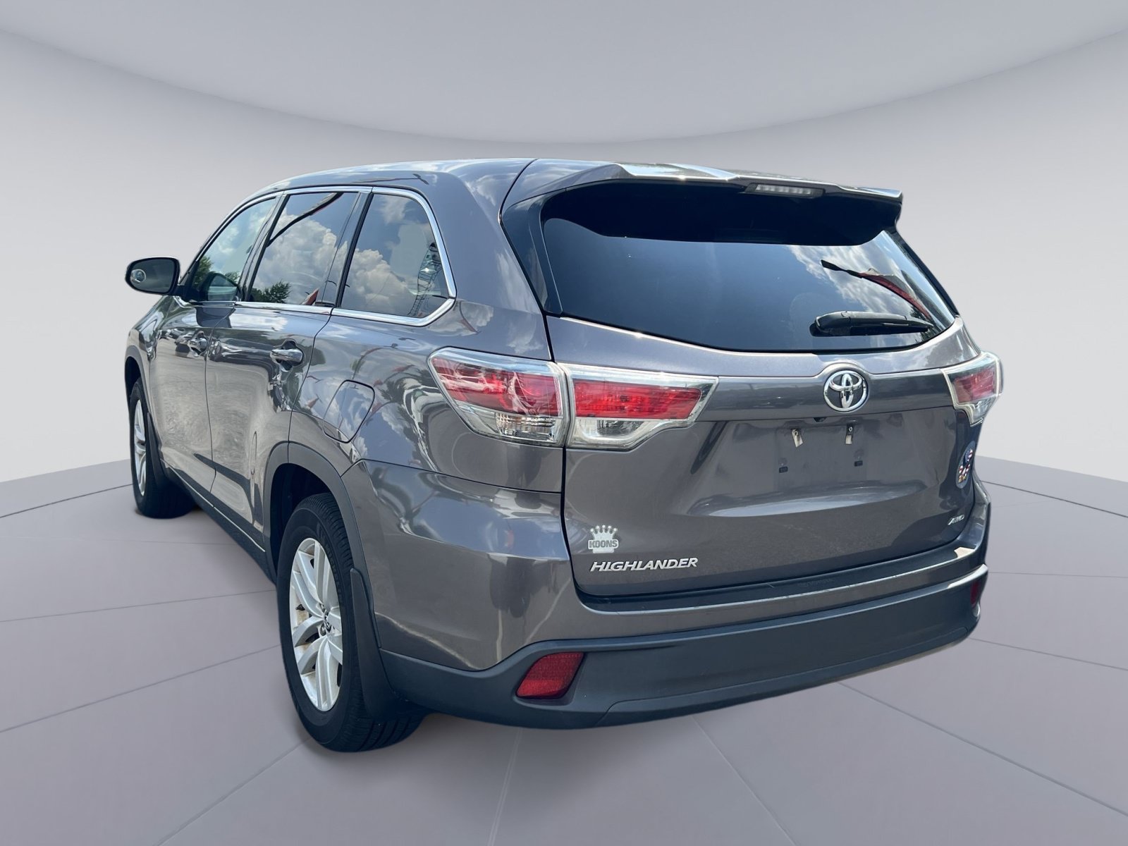 Used 2016 Toyota Highlander LE AWD/4WD image 4