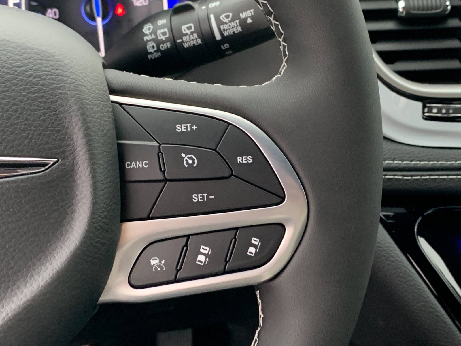 New 2026 Chrysler Pacifica Select image 27