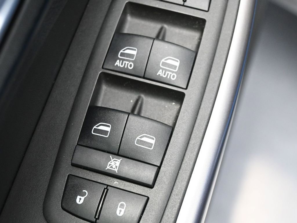 Used 2022 Jeep Cherokee Latitude Lux w/ Sun & Sound Group image 13