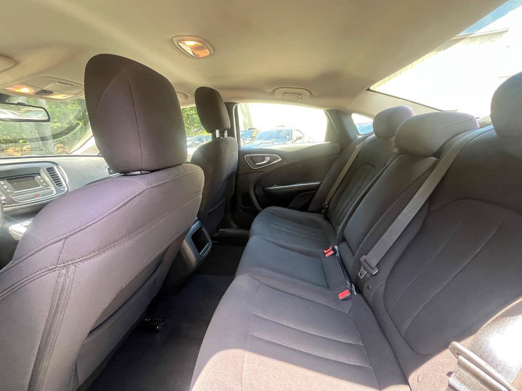 Used 2015 Chrysler 200 Limited FWD image 21