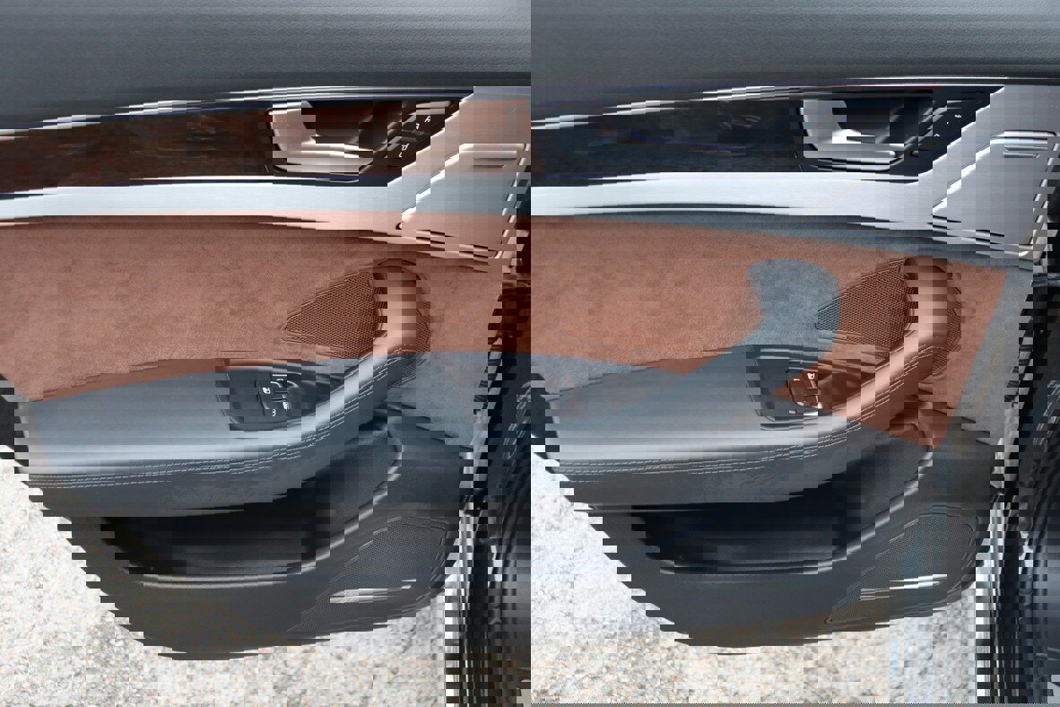 Used 2015 Audi A8 4.0T w/ Luxury Package image 20