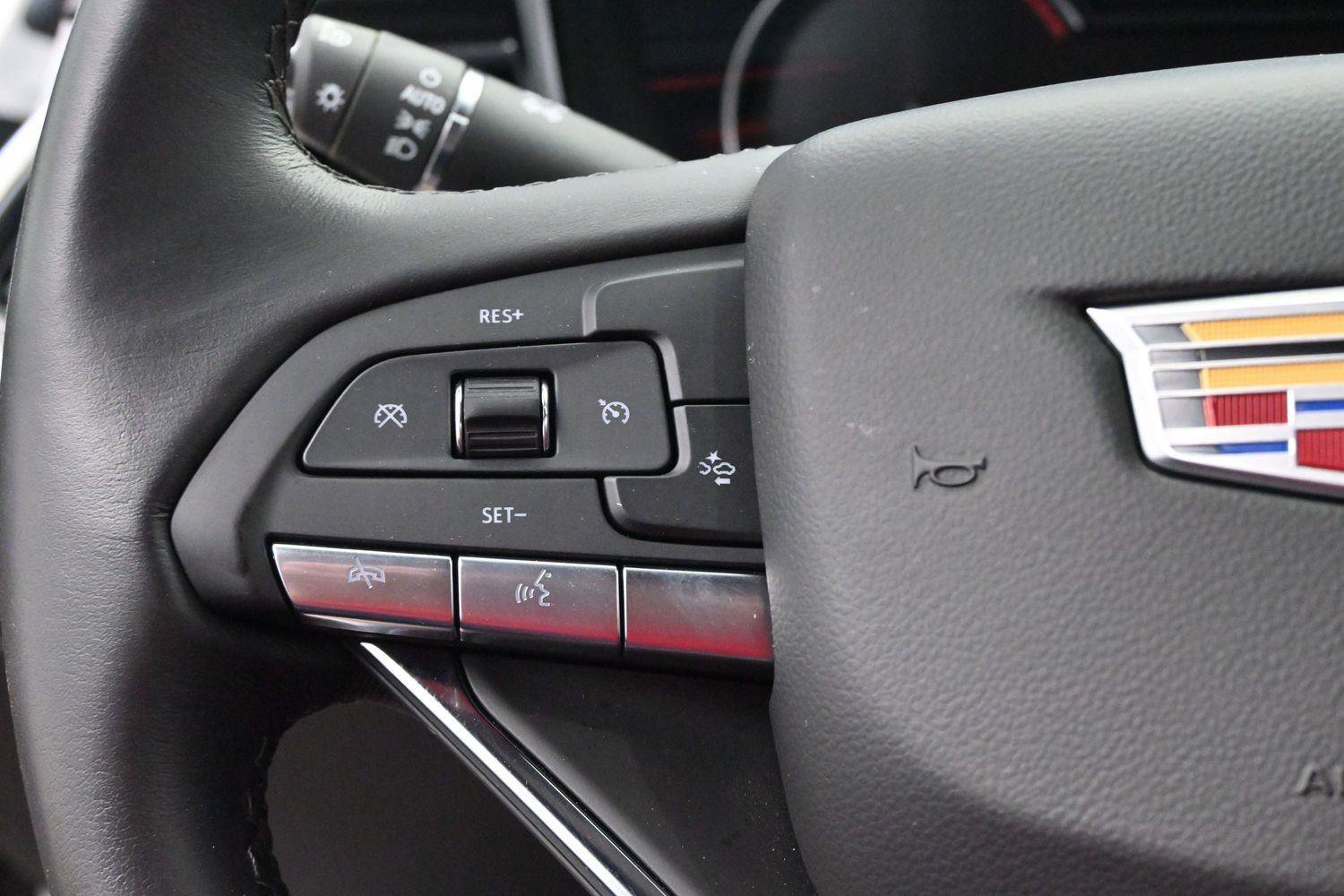 Certified 2025 Cadillac XT6 Luxury FWD image 20